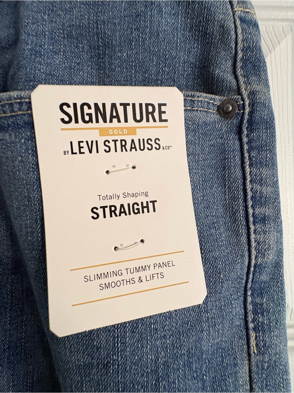 Signature Gold by Levi Strauss Totally Shaping Straight - Picture 5 of 16